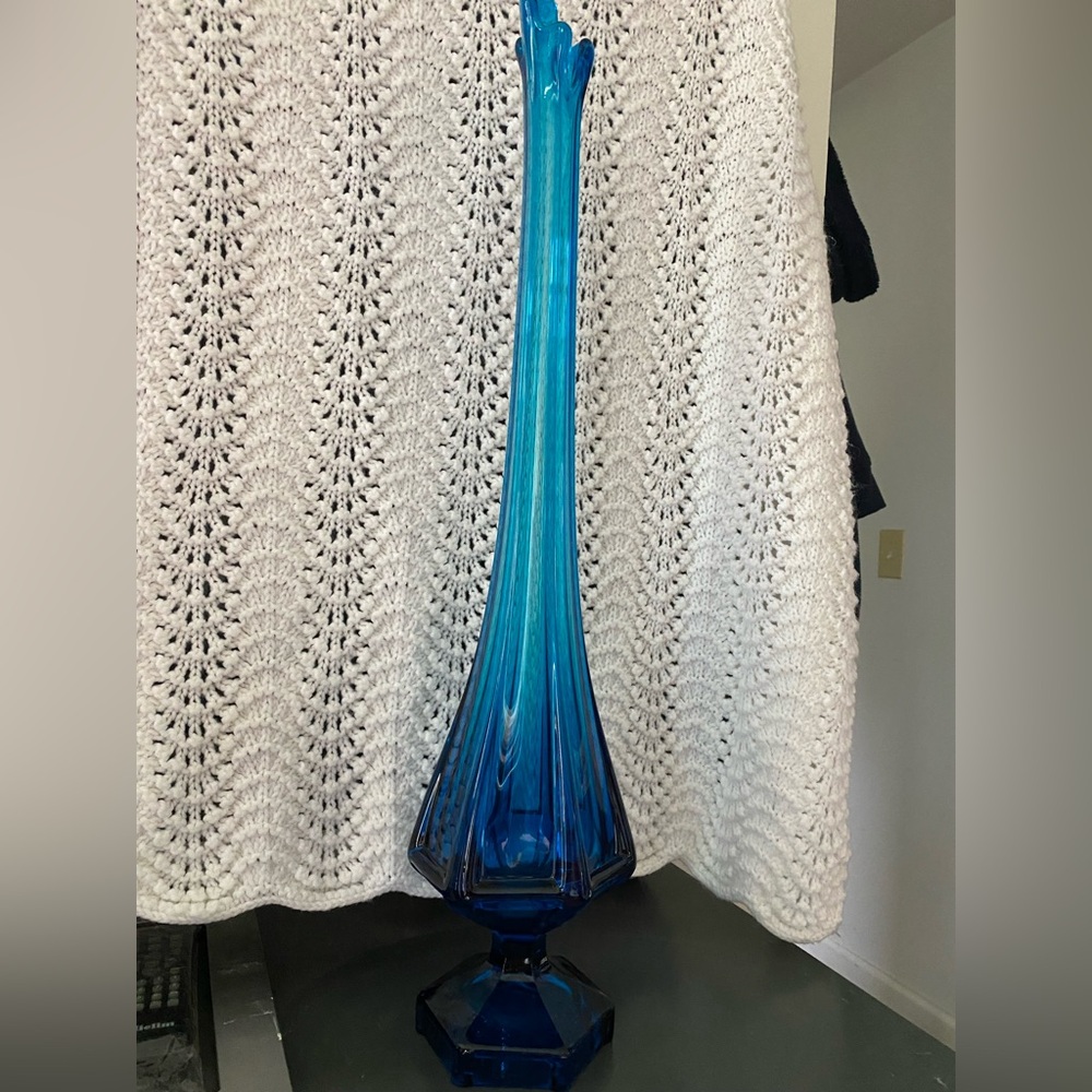 1970’s Vintage 26” Swung Vase - Picture 11 of 11
